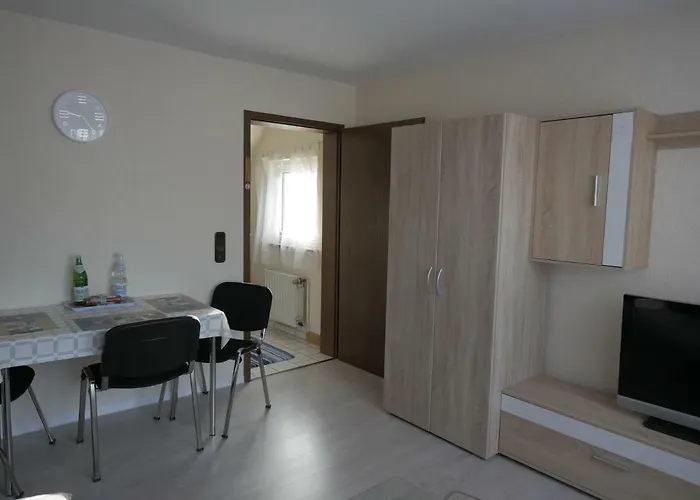 Zimmervermietung Am Teutoburger Wald * Lage (Lippe)